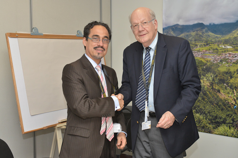 Eduardo Moreno, Head of the Research and Capacity Building Section at U.N. Habitat, and Gregory Ingram, the President of the Lincoln Institu